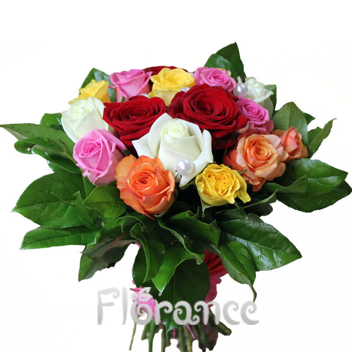 фото 1: Букет из 17 разноцветных роз