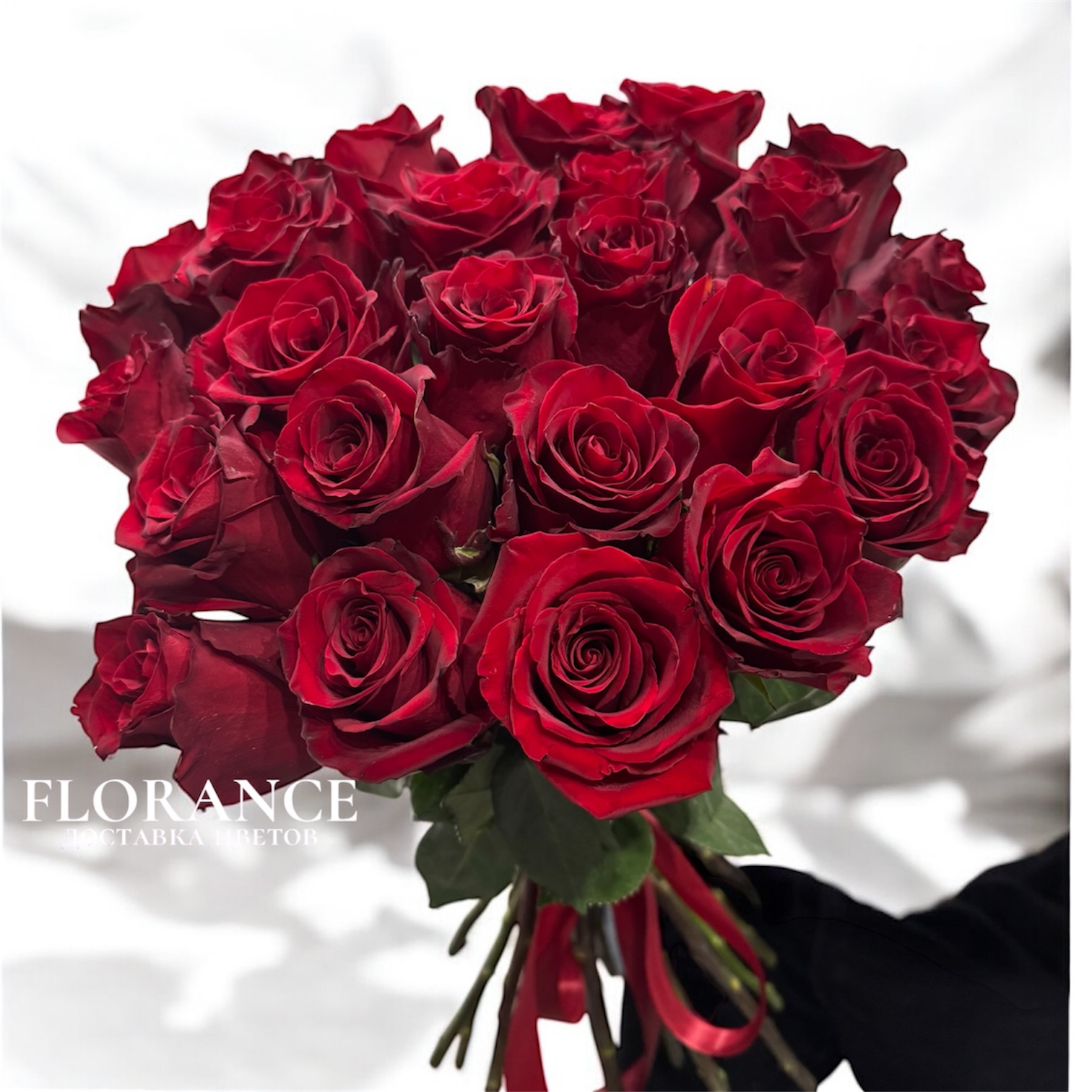 Букет из 25 красных роз миниатюра 4